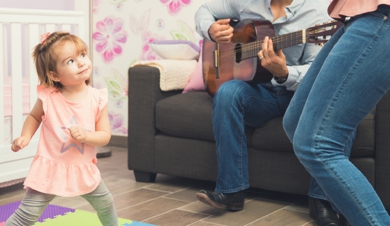 Fun indoor activities for toddlers. Dancing.