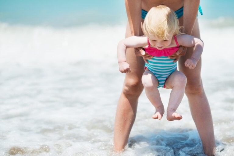 10 Essential Tips for Taking Baby to the Beach