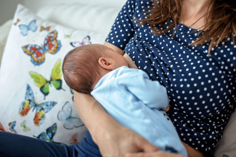 8 Tips for Successfully Breastfeeding a Newborn