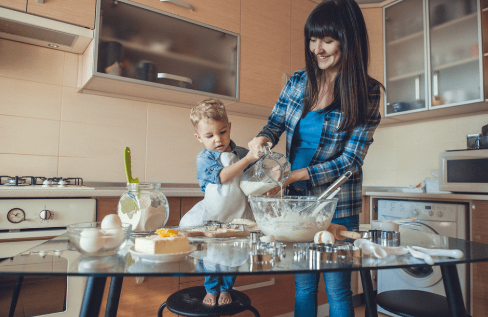 Freezer meals for new moms made SUPER EASY! - Pregnant Mama ­Baby Life